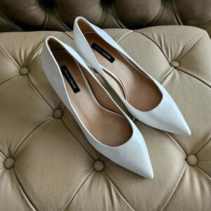 Ava & Aiden White Pointed Toe Women's Flats